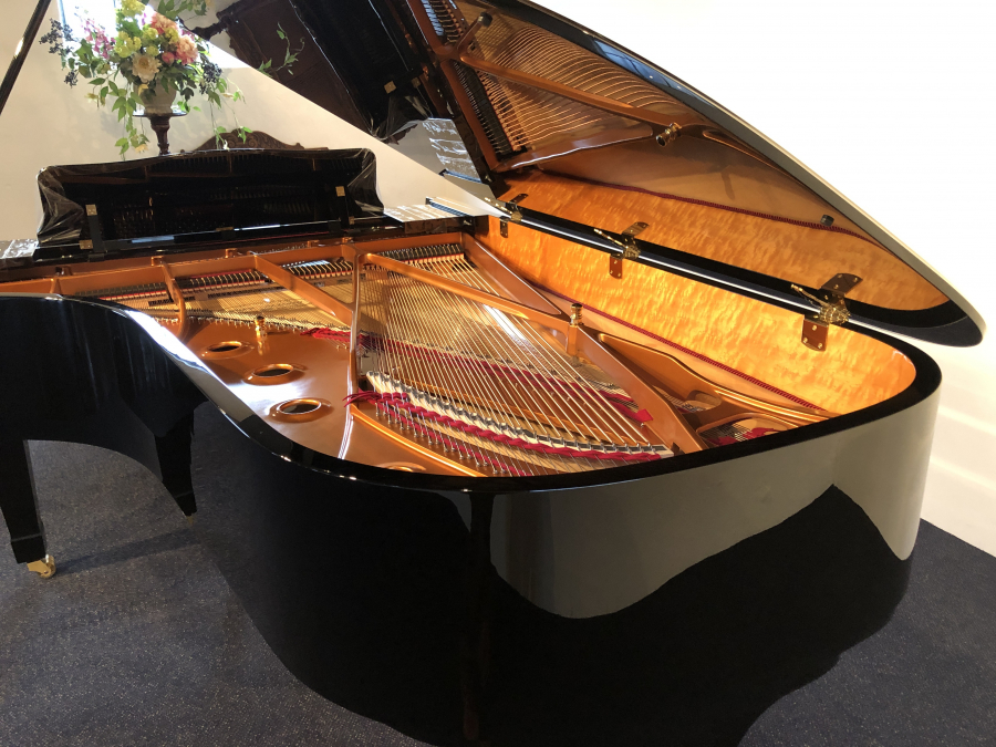 Shigeru Kawai SK7 Vleugel