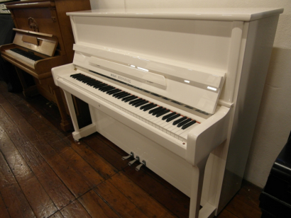 Witte piano