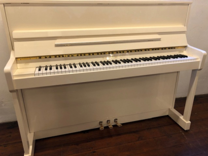 Witte piano